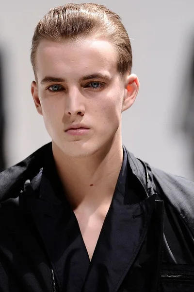 Look 25